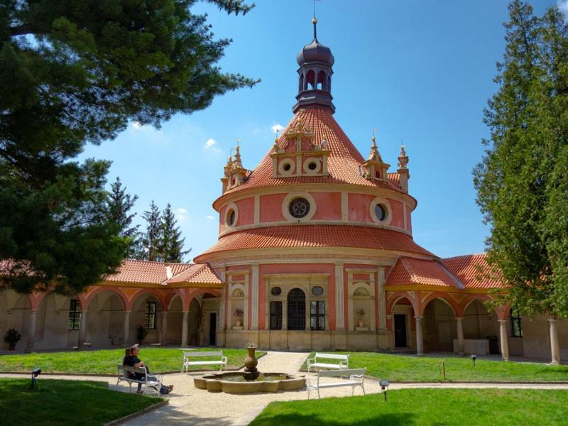 Penzion Samorost Jarosov nad Nezarkou Esterno foto