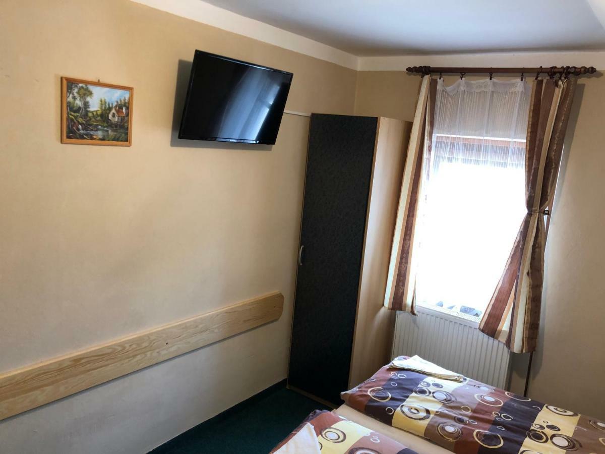 Penzion Samorost Jarosov nad Nezarkou Esterno foto